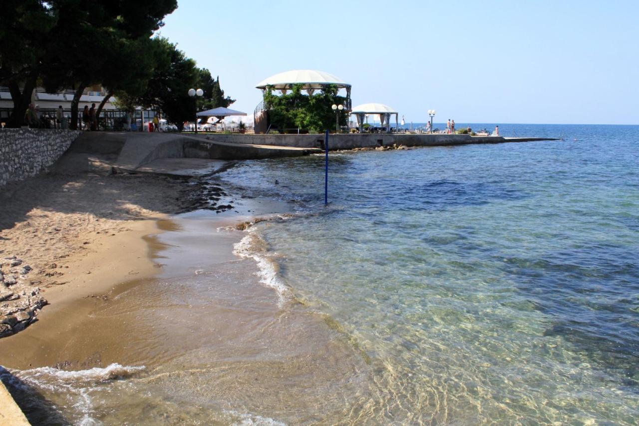 Apartments With A Parking Space Umag - 7066 المظهر الخارجي الصورة