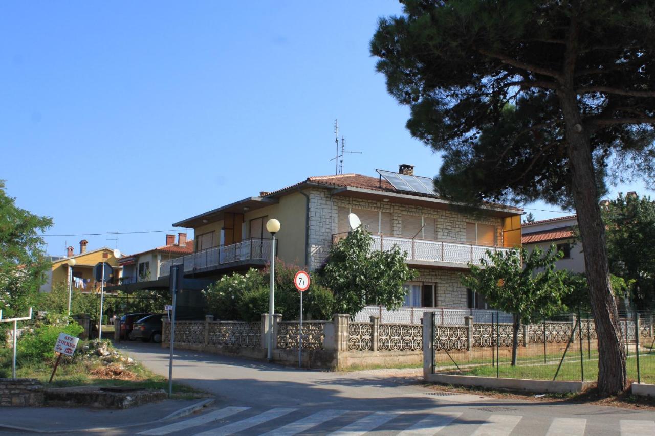 Apartments With A Parking Space Umag - 7066 المظهر الخارجي الصورة