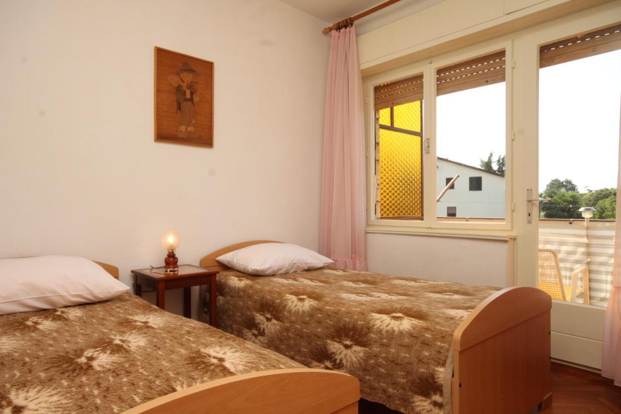 Apartments With A Parking Space Umag - 7066 المظهر الخارجي الصورة