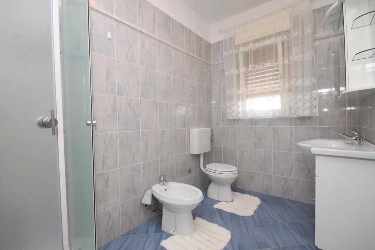 Apartments With A Parking Space Umag - 7066 المظهر الخارجي الصورة